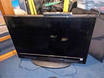 Photo of free Tv (believed to be 32”) (Hinde House S4) #1