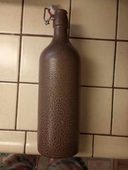 Photo of free Stoneware jug (91605) #1