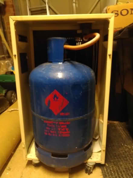 Photo of free Calor gas heater with gas cylinder (Beckenham BR3) #4