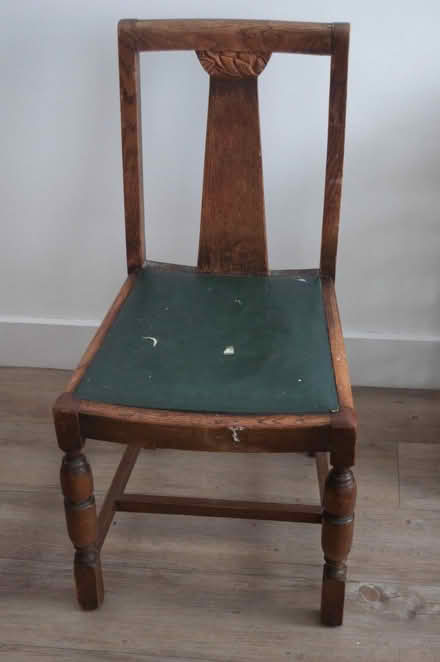 Photo of free Vintage dining room chairs / partly damaged (Tooting SW17) #2
