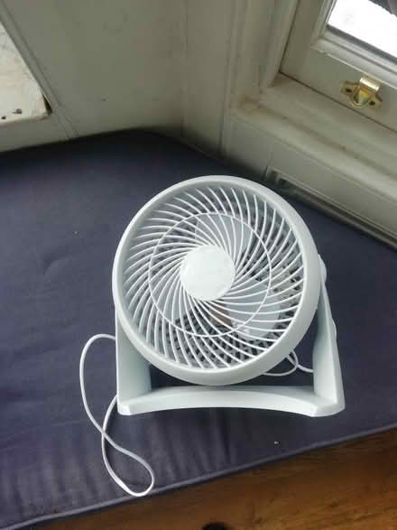 Photo of free small white fan (Sun In The Sands Roundabout SE3) #1