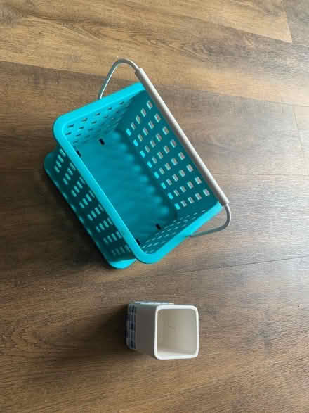 Photo of free Shower caddy and toothbrush holder (Common Edge FY4) #1