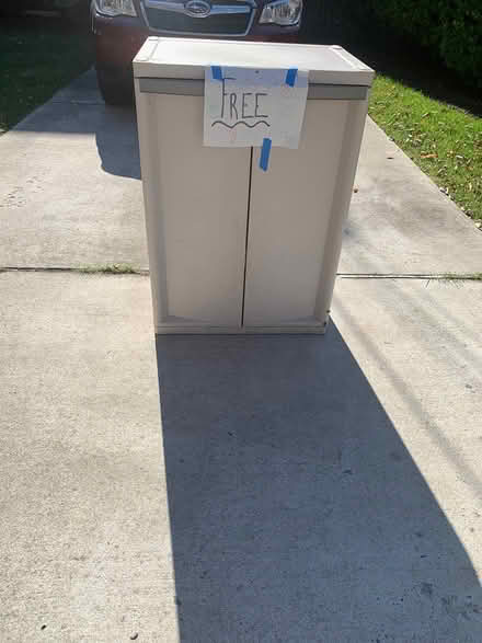 Photo of free PPU- Durable plastic cabinet (Silver Spring-Holy Cross Hosp.) #1