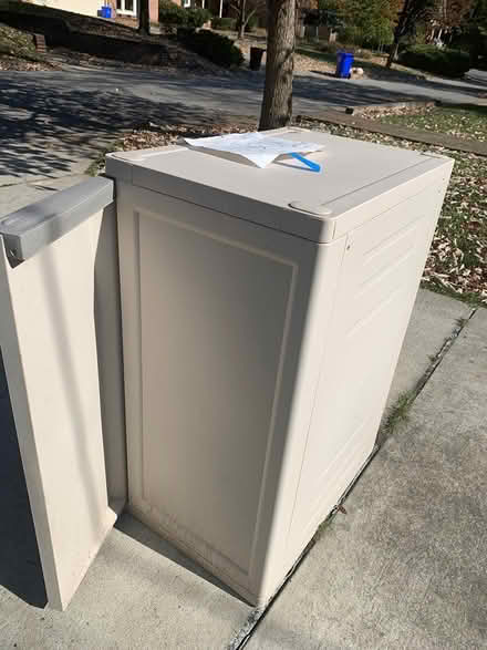 Photo of free PPU- Durable plastic cabinet (Silver Spring-Holy Cross Hosp.) #3