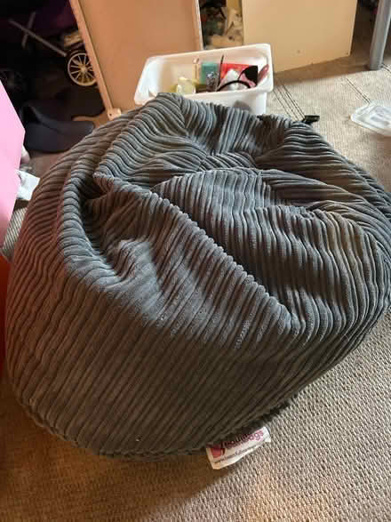 Photo of free Jumbo bean bag (Chessington KT9) #2