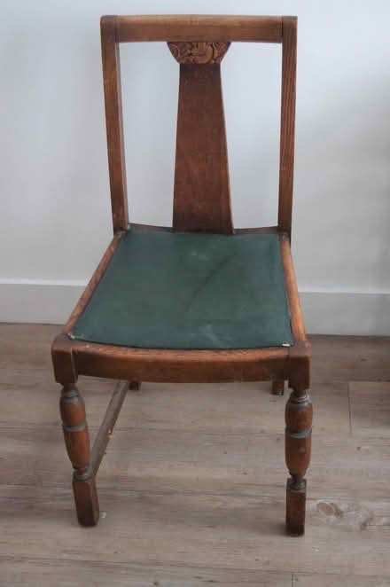 Photo of free Vintage dining room chairs / partly damaged (Tooting SW17) #3