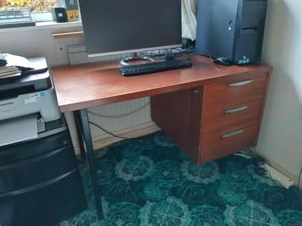 Photo of free Office desk (Middleton DE4) #1