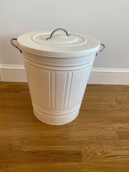 Photo of free Lidded metal can (Upper rockridge) #1
