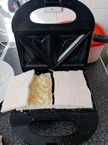 Photo of free Sandwich Toaster (Barkerend BD3) #1