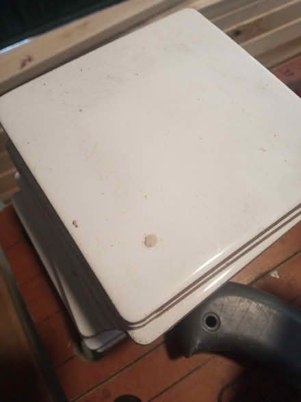 Photo of free Tiles (Stirling FK8) #1