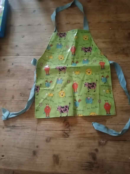 Photo of free Kids' aprons (Northall LU6) #2