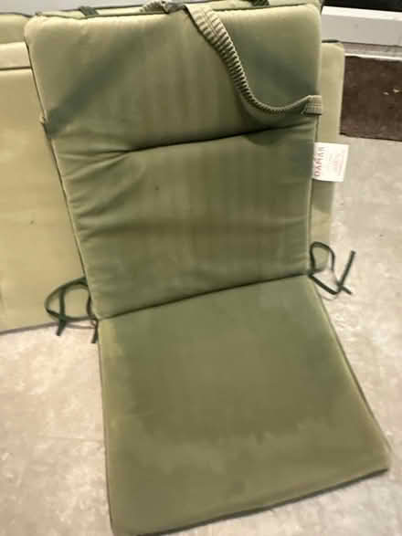 Photo of free 4 outdoor seat cushions (Coney Hall BR4) #3
