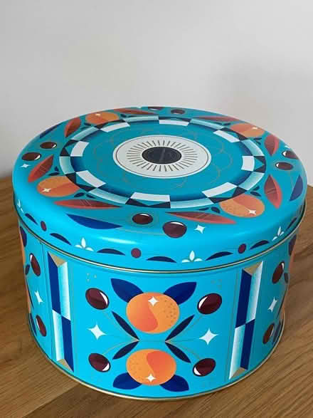 Photo of free Cake or biscuit tin (Leicester LE2 Aylestone) #1