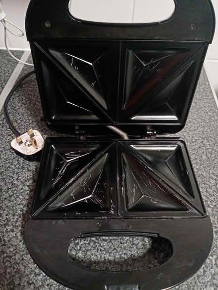 Photo of free Sandwich Toaster (Barkerend BD3) #2