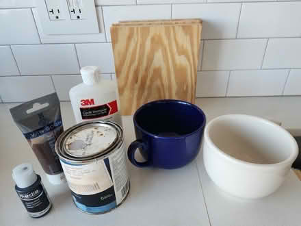 Photo of free drop 830am Friday. Crafts/Misc (Uptown) #4