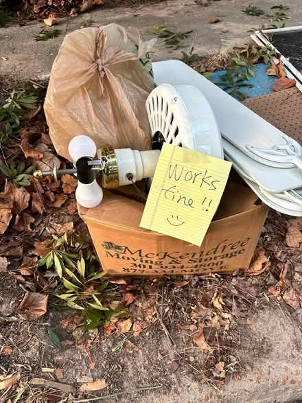 Photo of free Ceiling light fan (412 Ingleside Ave. Tallahasse.) #1