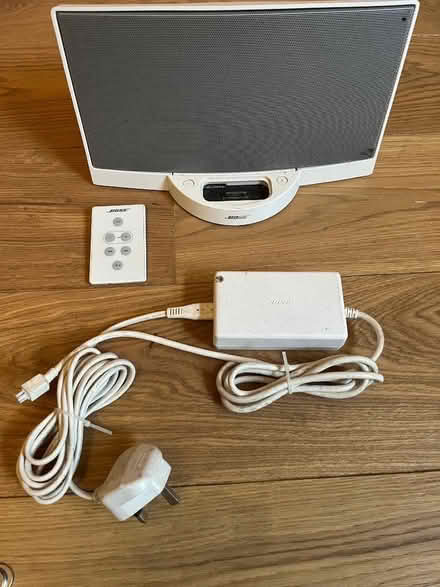 Photo of free Bose sound dock speaker (Earls Court SW10) #1