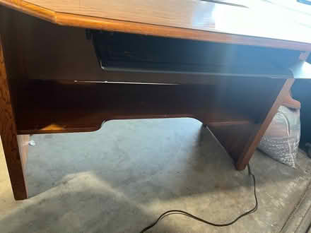 Photo of free Oak computer desk w/ keyboard tray (94086) #2