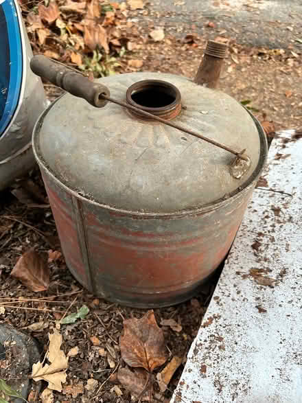 Photo of free Tin bucket and container (412 Ingleside Ave. Tallahasse.) #3