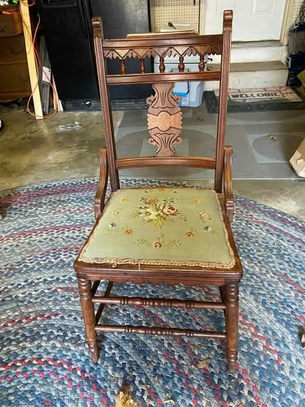 Photo of free Chairs (21044) #1