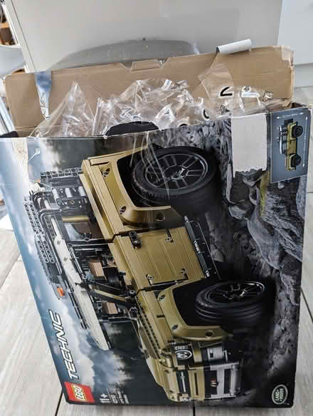 Photo of free Lego technic land rover defender (Huntley) #1