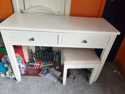 Photo of free White dressing table and stool (Sanderstead) #1