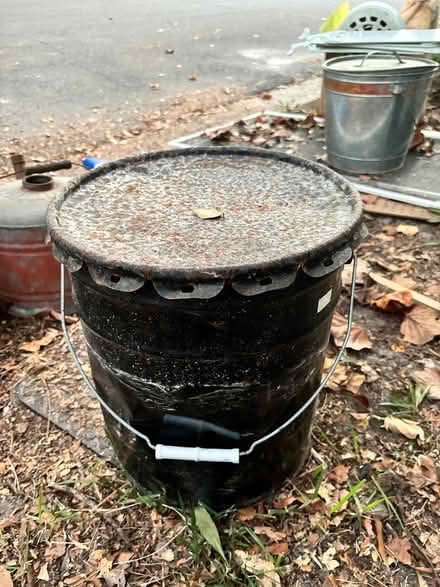 Photo of free 5 gallons of roofing tar (412 Ingleside Ave. Tallahasse.) #1