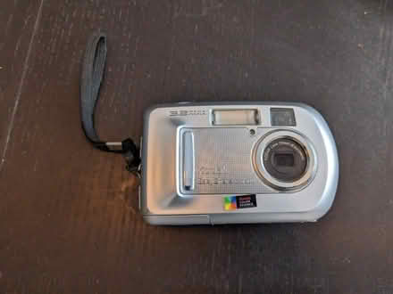 Photo of free Kodak EASYSHARE CX7300 3.2MP Digital Camera (2004) (Kingsholm GL1) #1