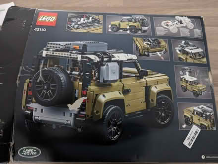 Photo of free Lego technic land rover defender (Huntley) #3