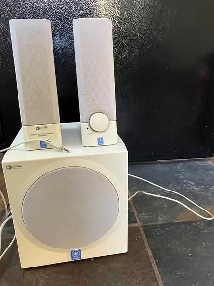 Photo of free desktop computer speakers (Ventura) #1