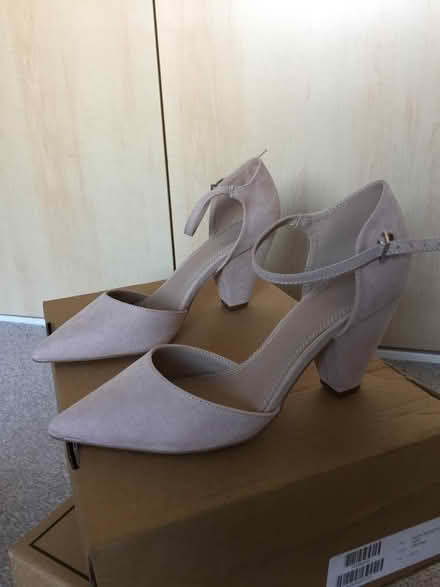 Photo of free New Boxed - Size 5 Natural/Beige Shoes (Whiston Lane Ends L35) #2