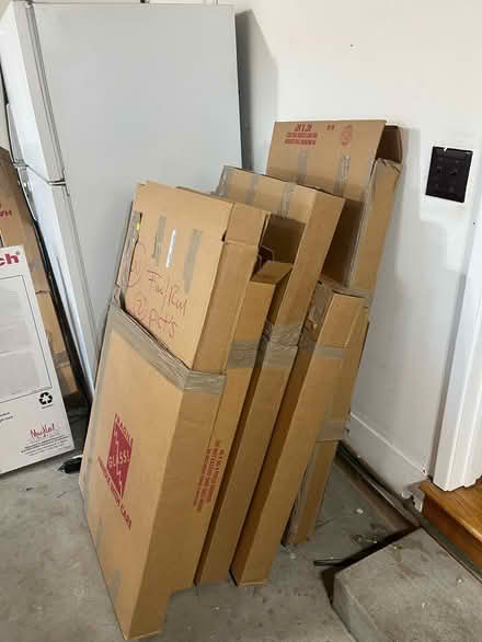 Photo of free Moving boxes for Mirrors /paintings (94086) #1