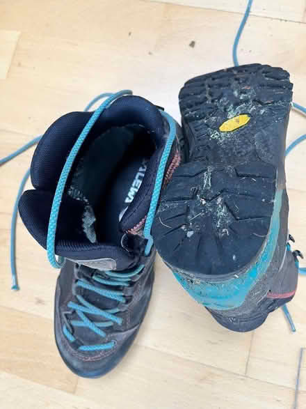 Photo of free Women’s walking boots (Saint Ninians FK7) #1