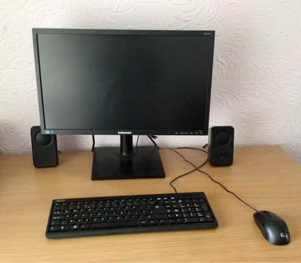 Photo of free Monitor, speakers, keyboard, mouse (Garforth, Leeds, LS25) #1