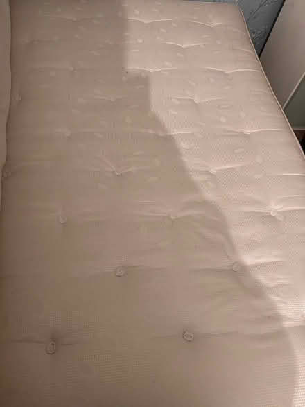 Photo of free King size mattress (Harlow The stow CM20) #1