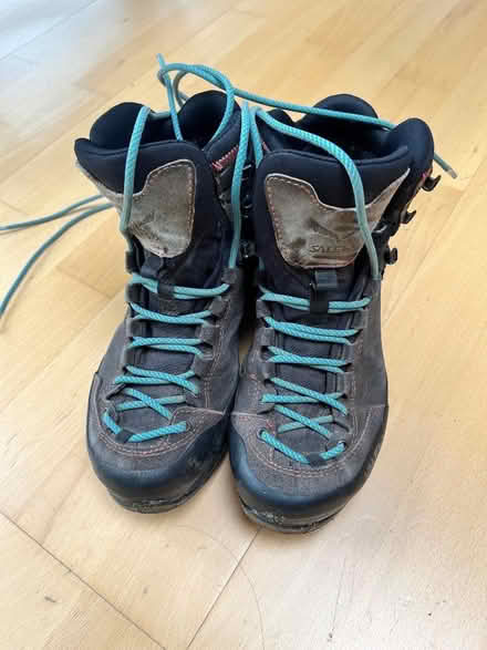 Photo of free Women’s walking boots (Saint Ninians FK7) #2