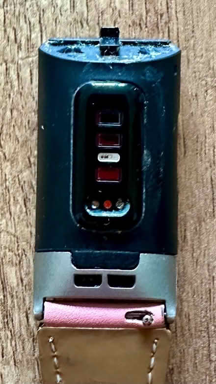 Photo of free Fitbit Fitness Tracker (Denby DE5) #4