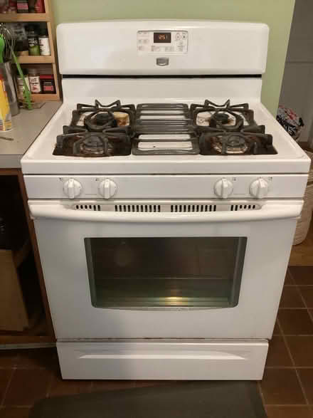 Photo of free Gas range for use or scrap (Cambridge - Porter Sq area) #1
