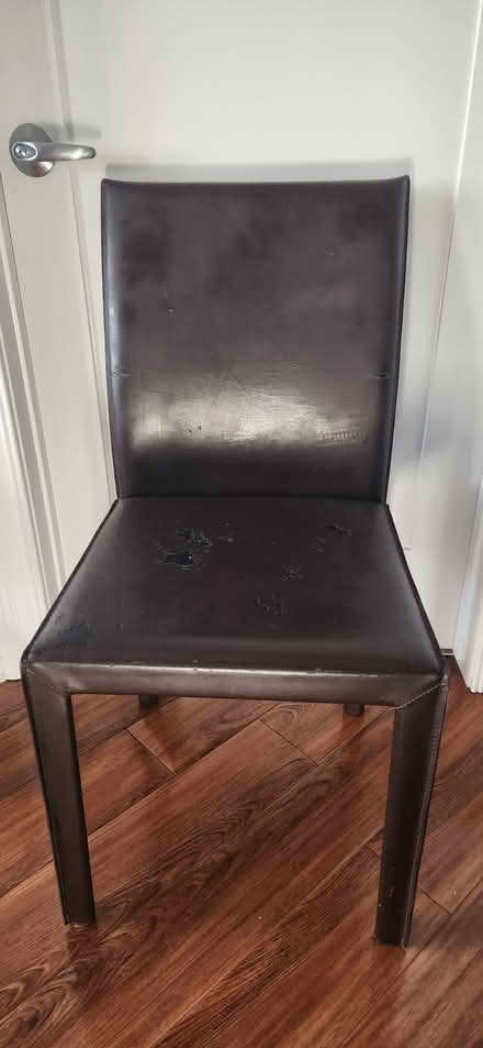 Photo of free 4x brown dining chairs used - fair (Uptown, Chicago) #2