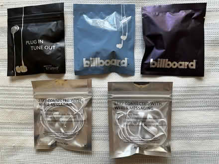 Photo of free Analog Ear Buds (Near El Camino & Hollenbeck) #1