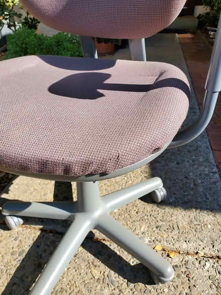 Photo of free Executive Office Chair with wheels (DeAnza Blvd - Stvns Crk & 280) #4