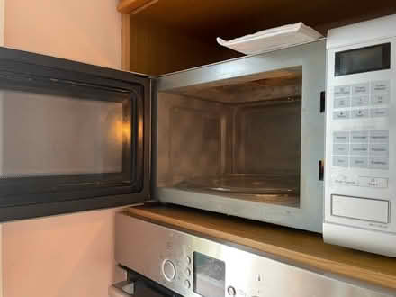 Photo of free Microwave (Corstorphine , EH12) #1