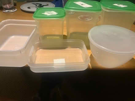 Photo of free 6 plastic containers. 4 with lids (Liberton EH16) #1