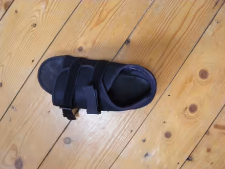 Photo of free Post surgery shoe/swollen foot , left. (Bath & North East Somerset BS31) #1