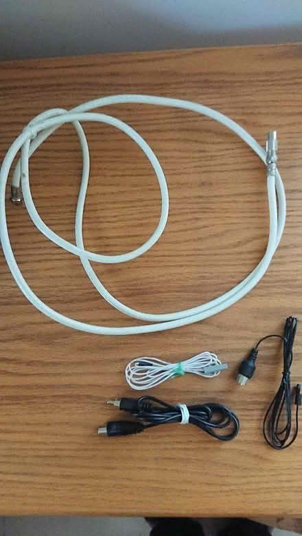 Photo of free Miscellaneous audio/video cables (Central Hitchin, SG5) #1