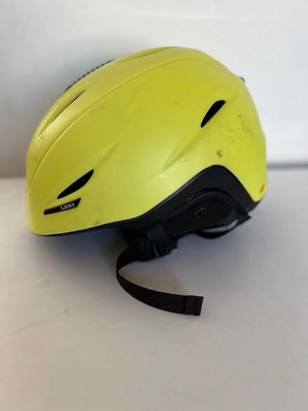 Photo of free Tween-age ski helmet (Capitol Hill SE / Hill East) #1