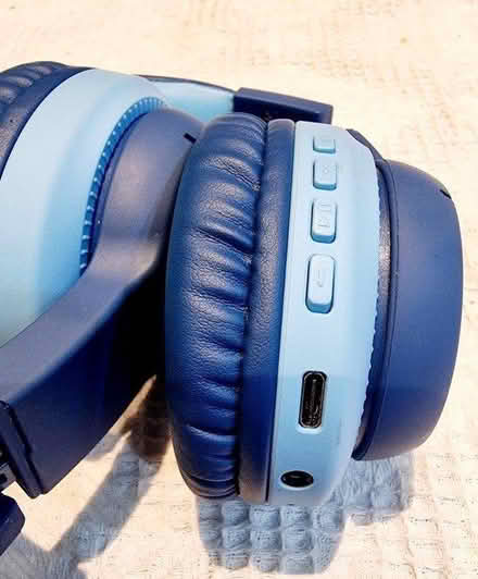 Photo of free iClever Bluetooth Headset (Chilwell NG9) #3