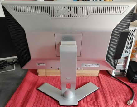Photo of free Dell 24" DVI, VGA, S-Video, USB, Card Reader LCD Monitor Mod (Monkwick CO2) #3