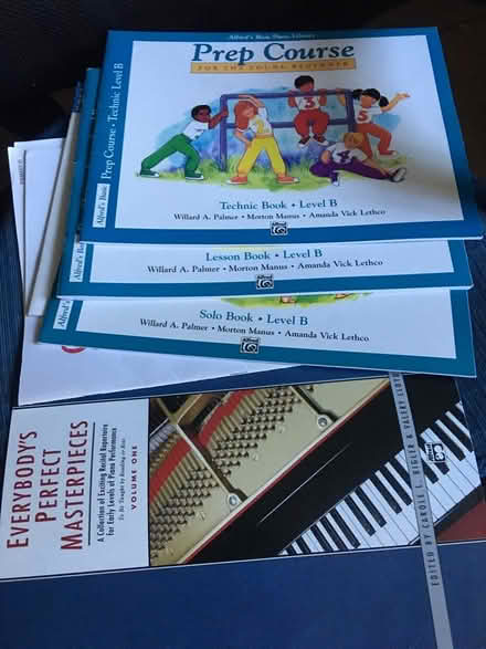 Photo of free Beginner piano books (Shadowridge) #1