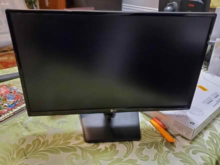 Photo of free LG 24MP47HQ-P 24in Monitor (Sheppard Ave E/Victoria Park) #2